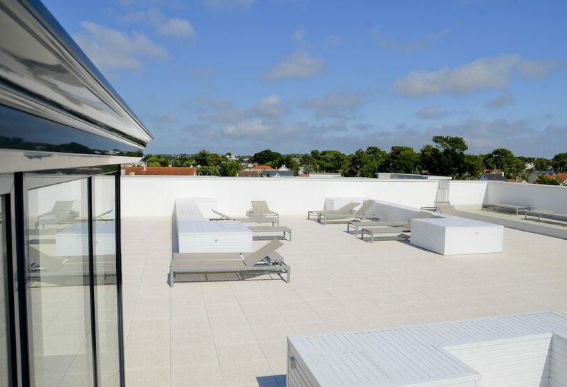 استودیوی استاندارد, Adonis La Baule
