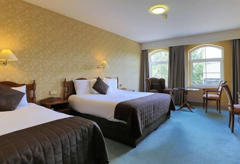 اتاق استاندارد سه نفره, Brook Lodge Boutique