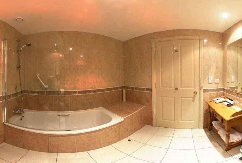 اتاق خانوادگی, Brook Lodge Boutique