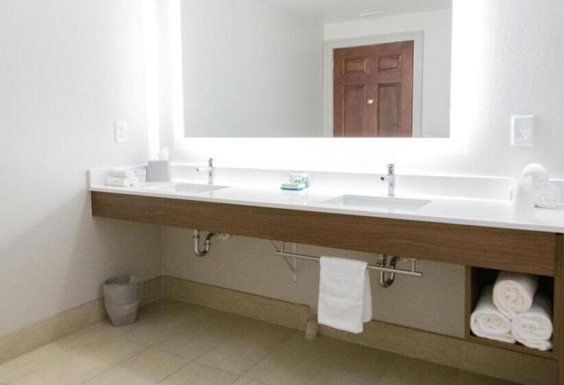 Люкс с Балконом, Holiday Inn Express & Suites Lexington North West The Vineyard, An Ihg