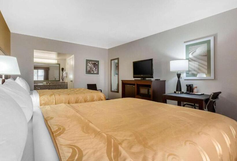 Quarto Estandar, Quality Inn & Suites Near Downtown Mesa