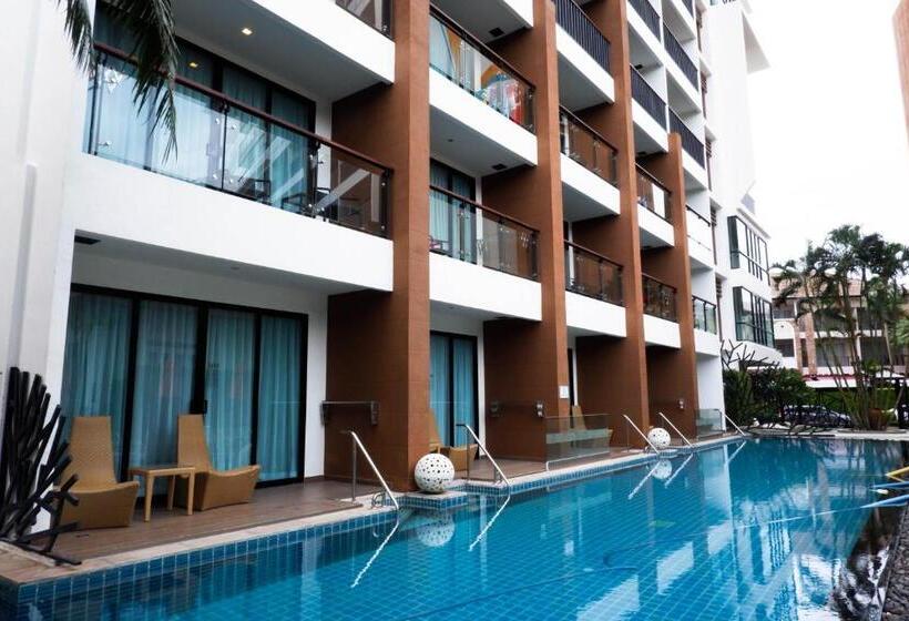 디럭스 룸, The Beach Heights Resort Sha Plus