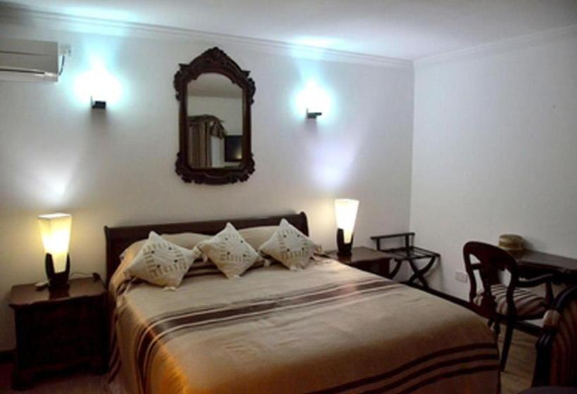 اتاق لوکس با بالکن و چشم‌انداز دریا, Treasure Cove Hotel & Restaurant