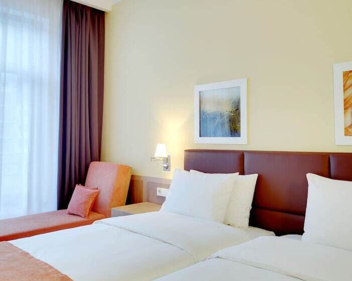 Номер Стандарт Вид на Реку, Golden Tulip Rosa Khutor