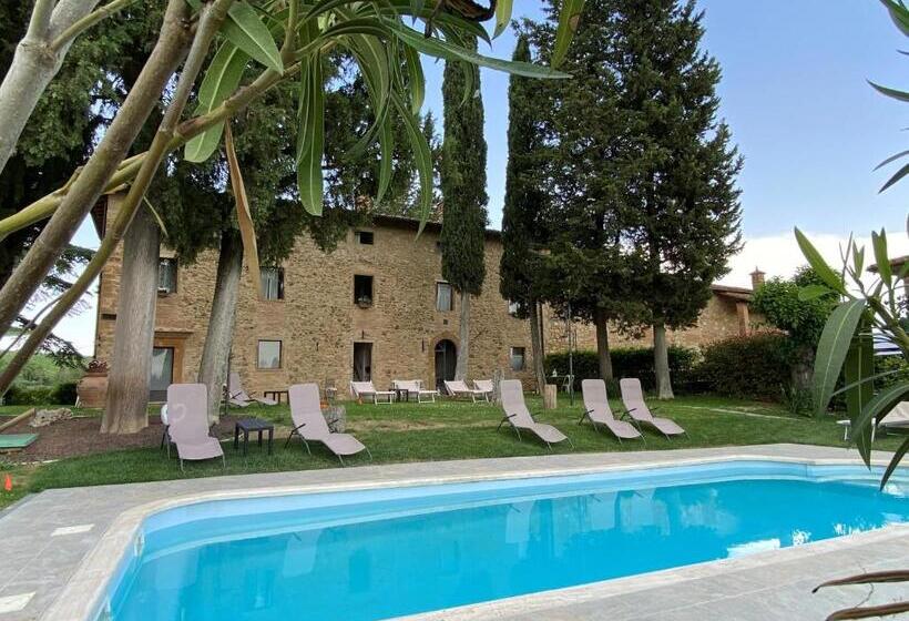 Трехместный Номер Стандарт Вид на Бассейн, Il Castagnolo Country B&b