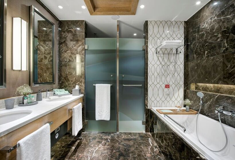 家庭间, Regnum Carya