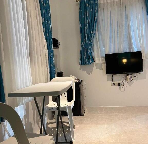 اتاق لوکس, Alona Whitehouses Resort