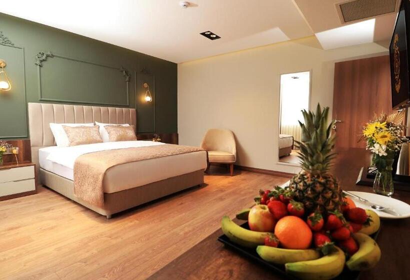 Deluxe Suite King Bed, Bayrak Grand