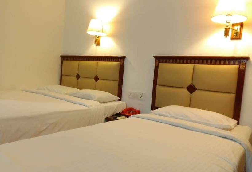 اتاق لوکس سه تخته, Oyo 90464 Borneo Suites