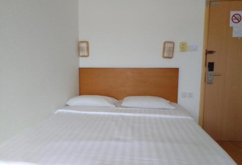 Номер Superior Кровать Кинг, Oyo 90464 Borneo Suites