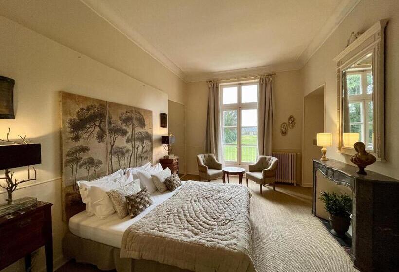 اتاق استاندارد چهار تخته, Chateau De Roquelune