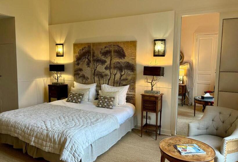 اتاق استاندارد چهار تخته, Chateau De Roquelune