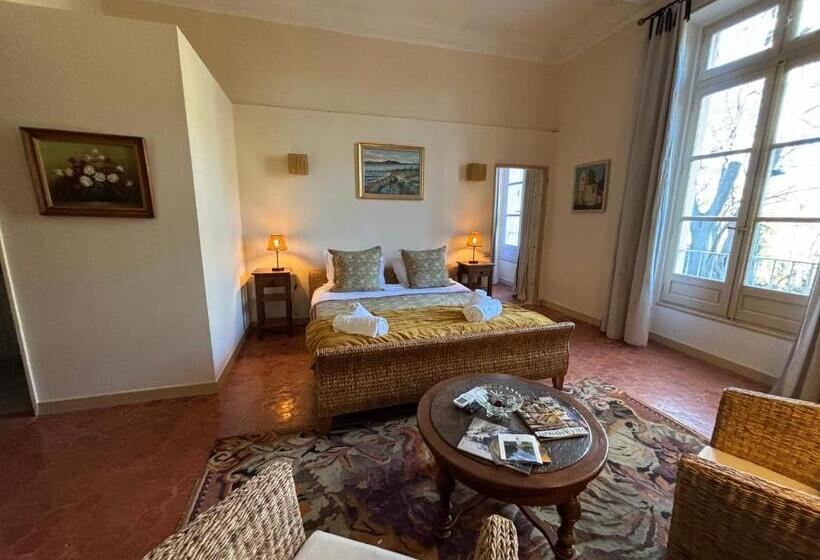 اتاق استاندارد با تخت بزرگ, Chateau De Roquelune