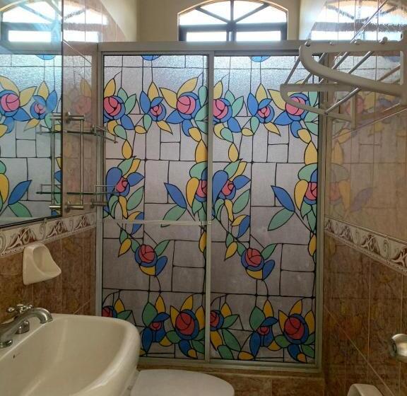 Quarto Superior, Reef Hostel Manta