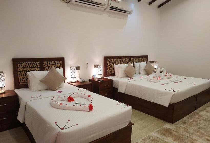 Трехместный Номер Deluxe, Sigiriya Cashew Palace Resort