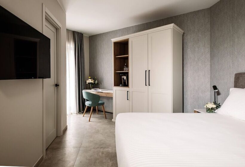 Suite with Terrace, Amery House