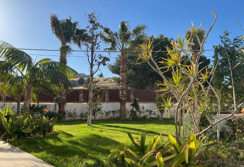 اتاق استاندارد چهارنفره با چشم‌انداز باغ, Villa Aries   Rural Chic Experience