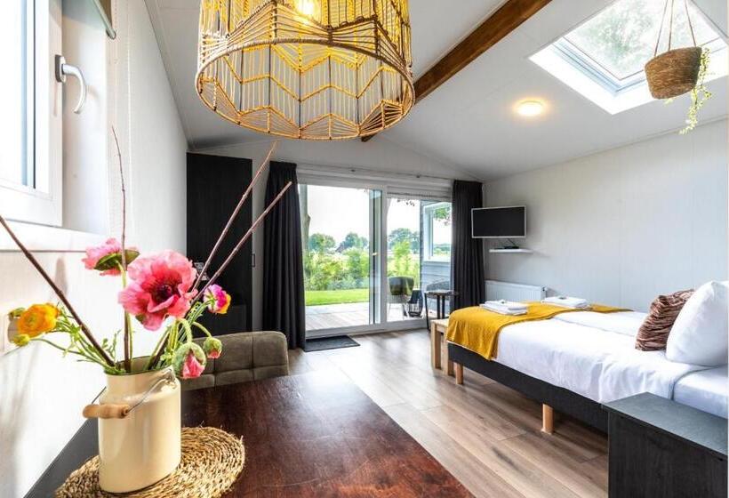 1 Bedroom House, Grenzeloos