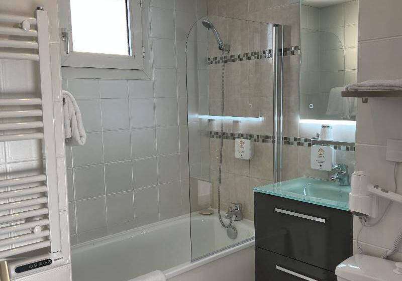 스탠다드 트리플 룸, Adonis Arc Hotel Aix