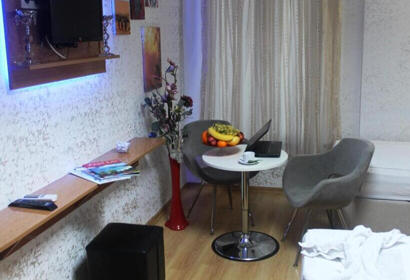 اتاق خانوادگی, Avcılar İnci