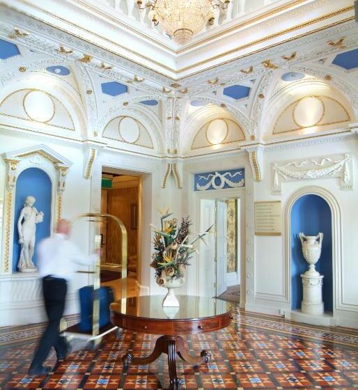 Quarto Estandar, Manor House Country