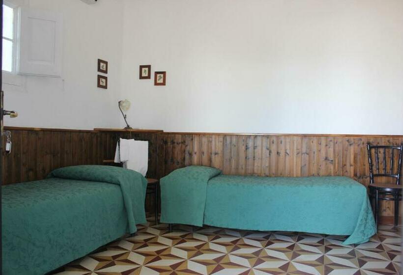 غرفة قياسية رباعية, Masseria Vagone