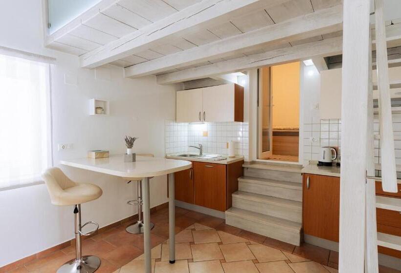 آپارتمان 1 خوابه با تراس, Apartment Kanalec