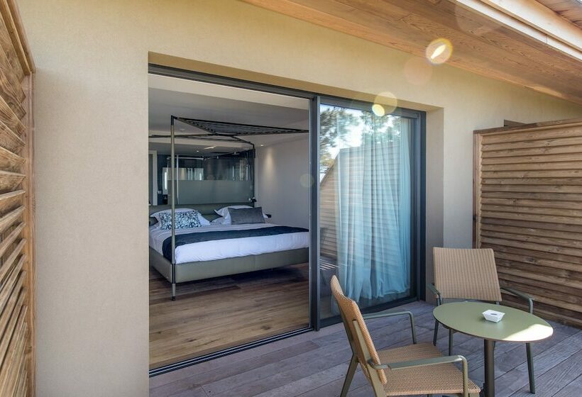 اتاق لوکس با چشم‌انداز, Hôtel Et Spa Version Maquis Citadelle
