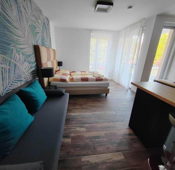Номер Deluxe, City Panzió