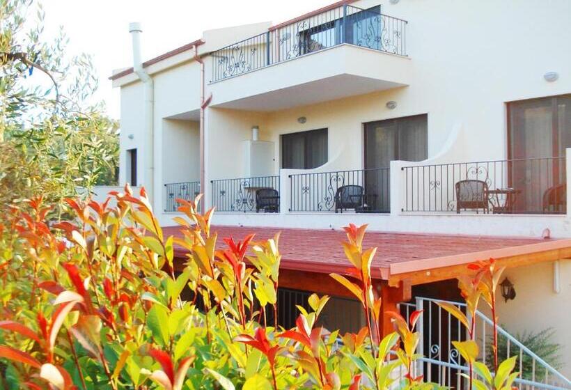 Comfort room with terrace, Villa Fenice Bed & Breakfast