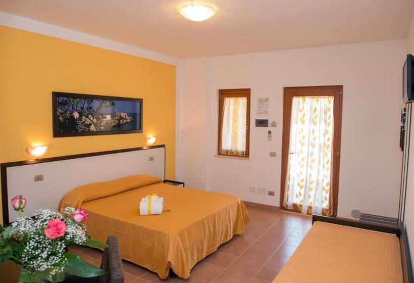 غرفة كومفورت ثلاثية, Villa Fenice Bed & Breakfast
