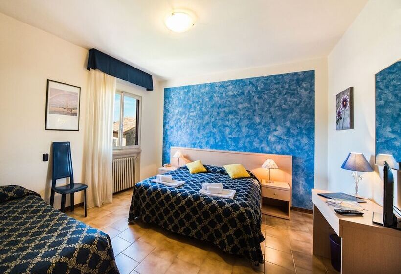 Номер Стандарт Трехместный, Albergo Centrale