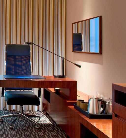 Номер Классика Кровать Кинг, Four Points By Sheraton Taicang