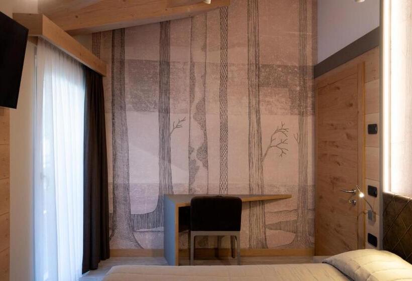 Family Suite, Majorka
