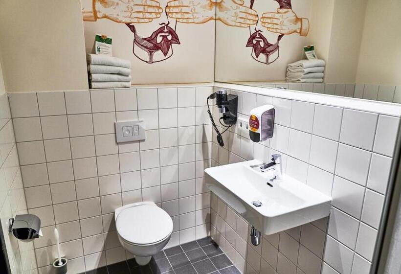 اتاق استاندارد سه نفره, Mcdreams Hotel München   Messe