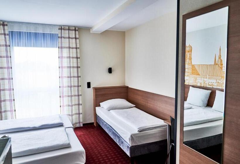 اتاق استاندارد سه نفره, Mcdreams Hotel München   Messe
