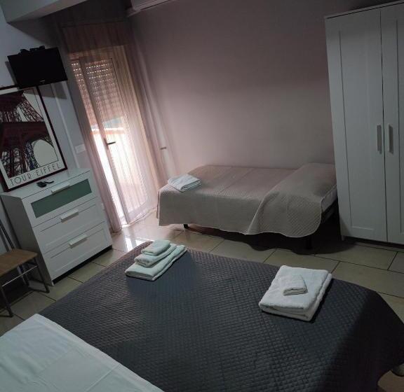 اتاق استاندارد سه نفره, B&b Emmanuel