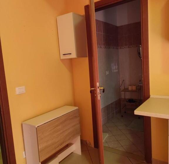 استودیو خانوادگی, B&b Emmanuel