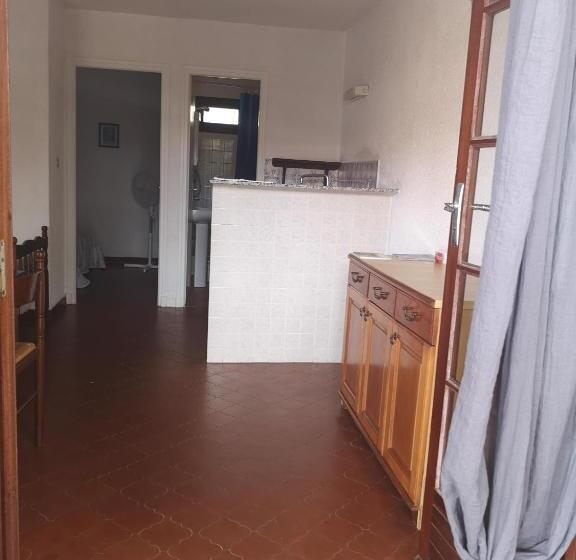 استودیو خانوادگی, Motel Logis D Abartello