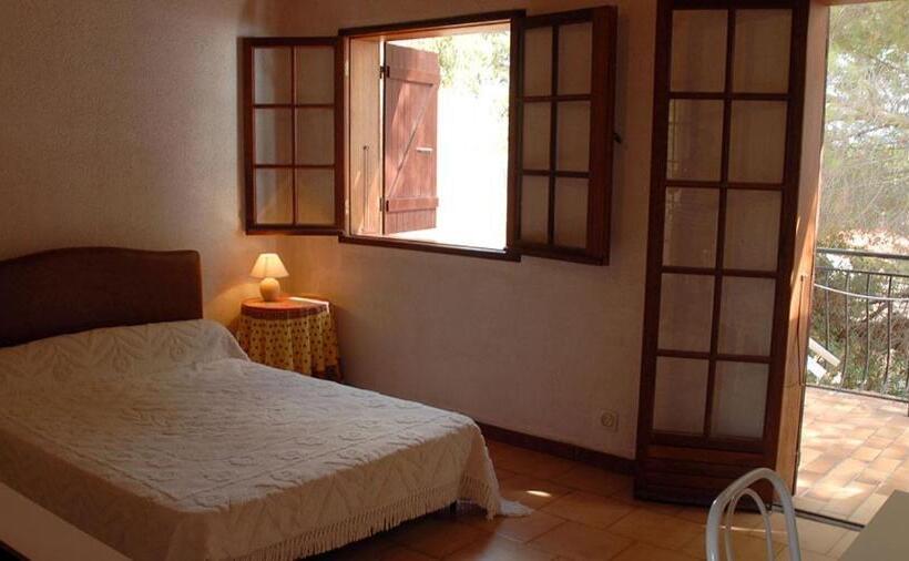 استودیوی استاندارد با چشم‌انداز دریا, Motel Logis D Abartello