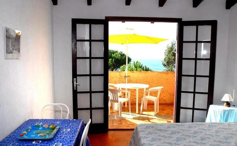 استودیوی استاندارد با چشم‌انداز دریا, Motel Logis D Abartello