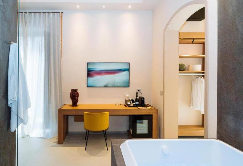 سوئیت با وان آب گرم, Etnea Suite 270