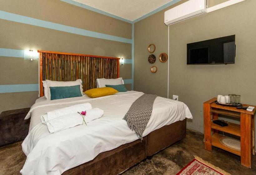 سوییت خانوادگی, Woodpeckers Guest House