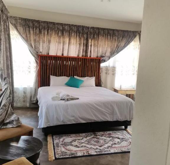 اتاق لوکس با چشم‌انداز باغ, Woodpeckers Guest House