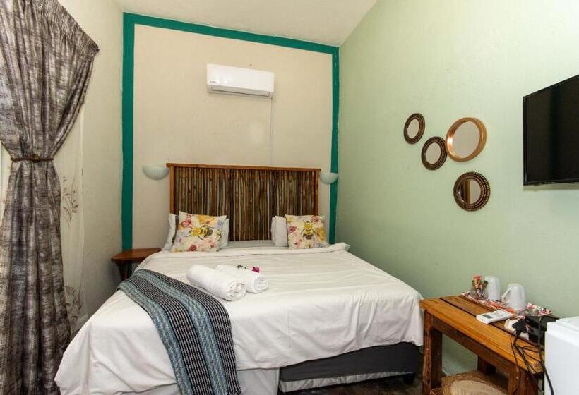 سوییت خانوادگی, Woodpeckers Guest House