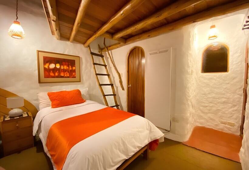 اتاق استاندارد سه نفره, Hostal Madre Tierra