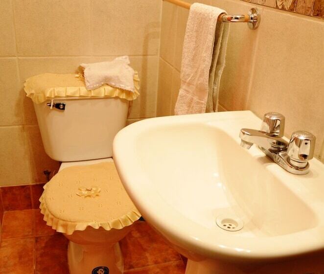 اتاق استاندارد سه نفره, Hostal Madre Tierra