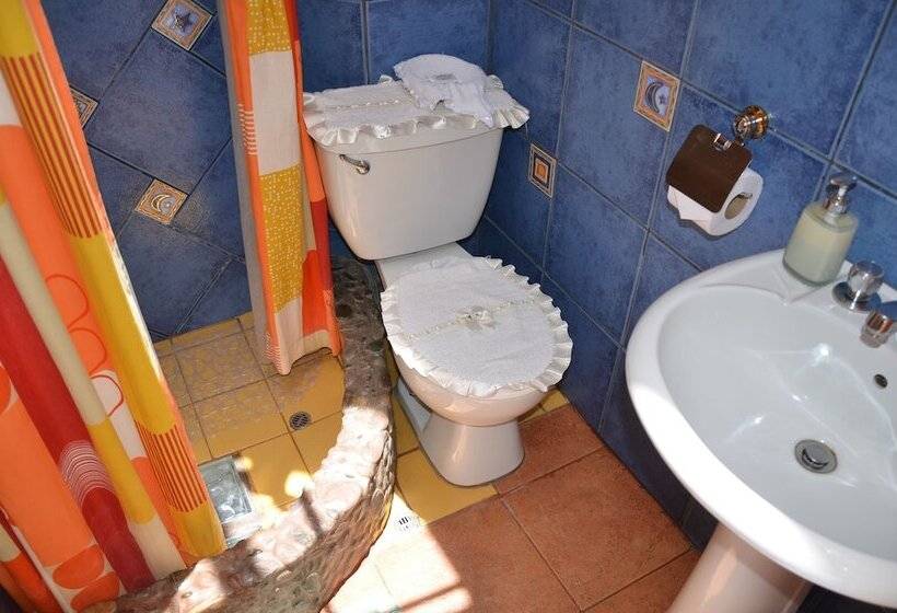 اتاق استاندارد سه نفره, Hostal Madre Tierra