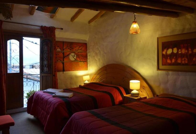 اتاق استاندارد سه نفره, Hostal Madre Tierra