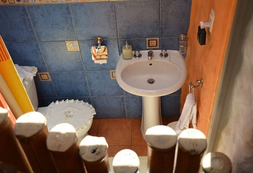 اتاق استاندارد سه نفره, Hostal Madre Tierra